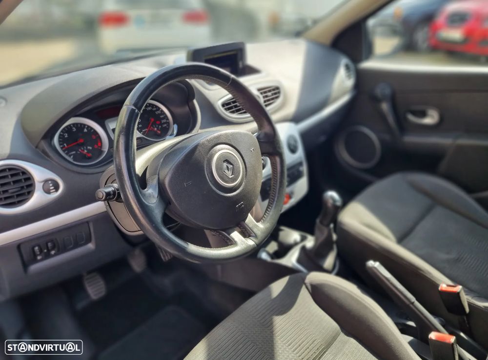Renault Clio Break 1.5 dCi Dynamique S - 10