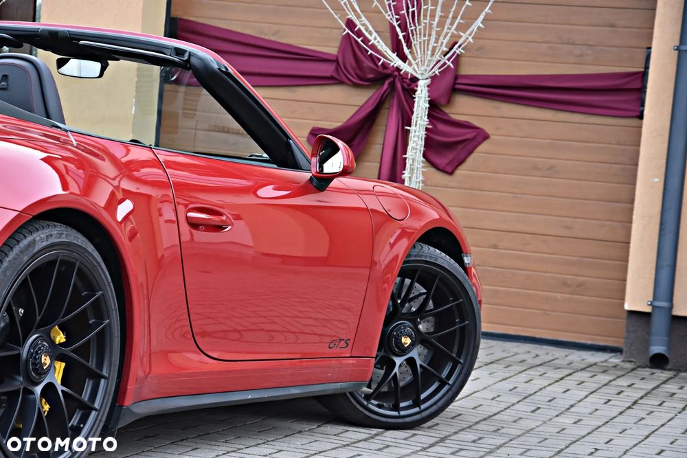 Porsche 911 Carrera 4 GTS PDK - 11