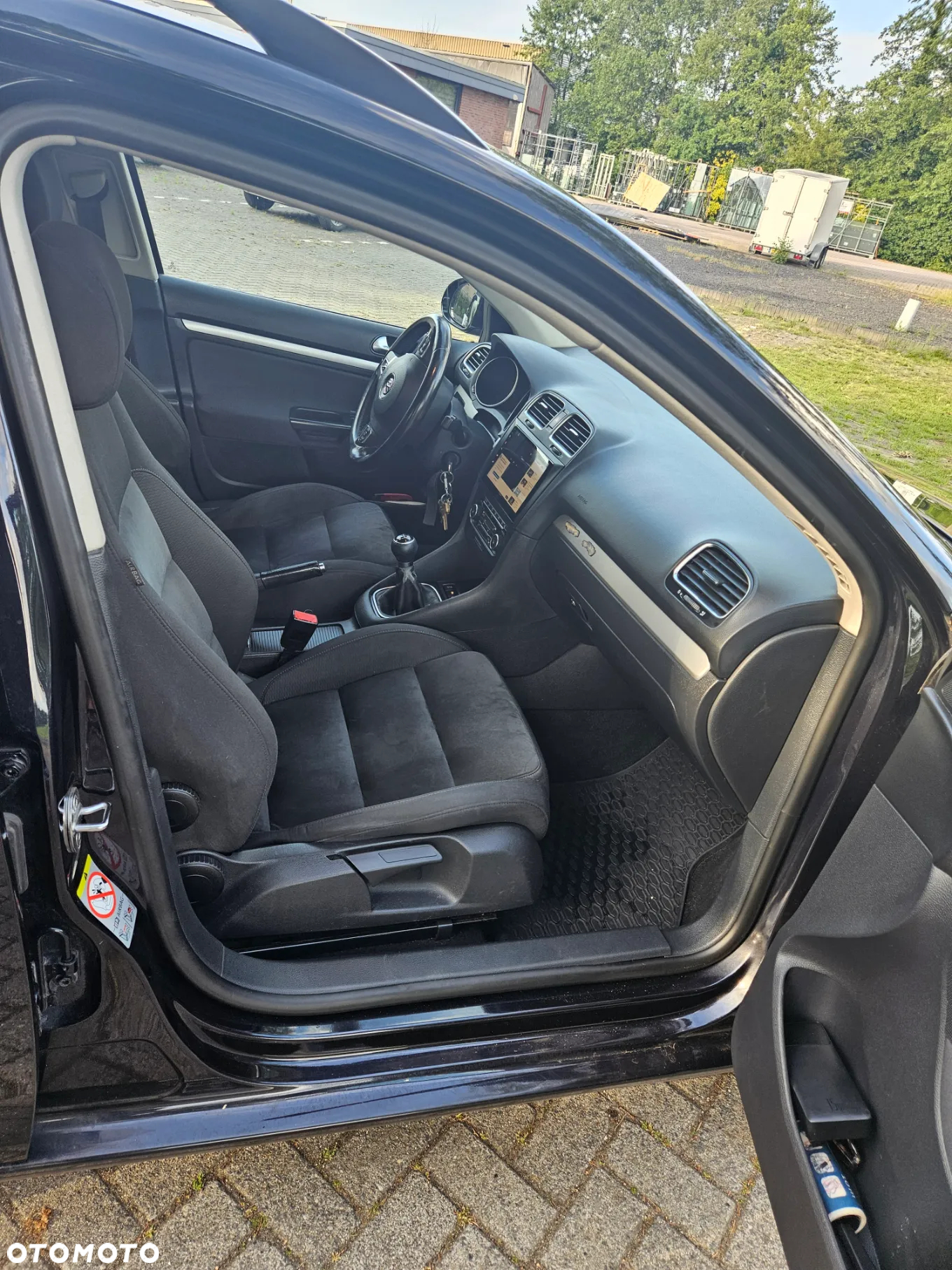 Volkswagen Golf - 11