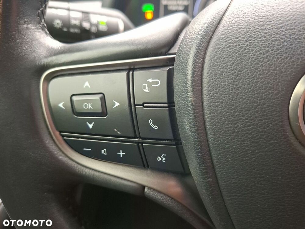 Lexus UX 250h GPF Business 2WD - 32