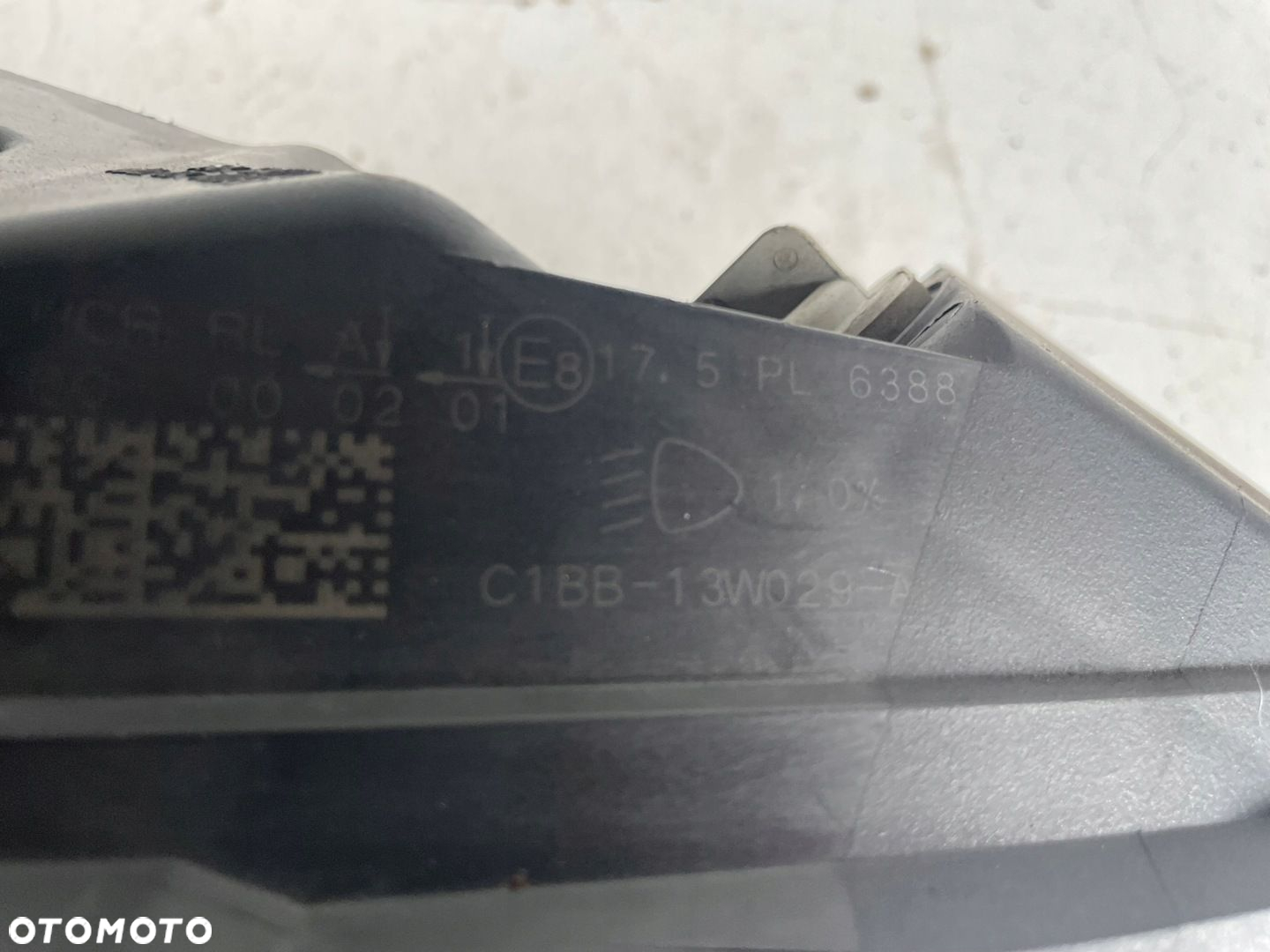Ford Fiesta MK7 lift lampa prawa przód C1BB-13W029-A - 5