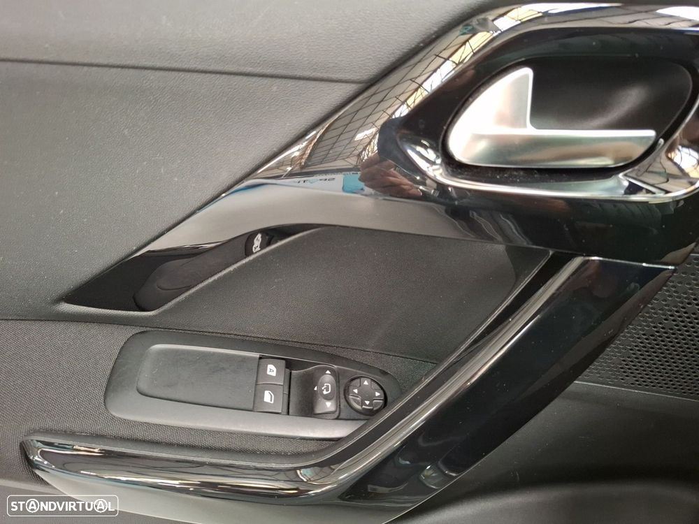 Peugeot 208 1.2 PureTech Signature - 21