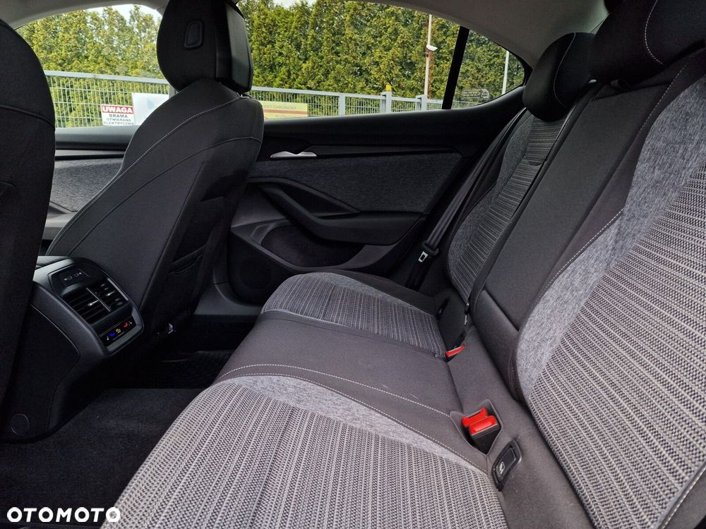 Skoda Superb 1.5 TSI mHEV Selection DSG - 13