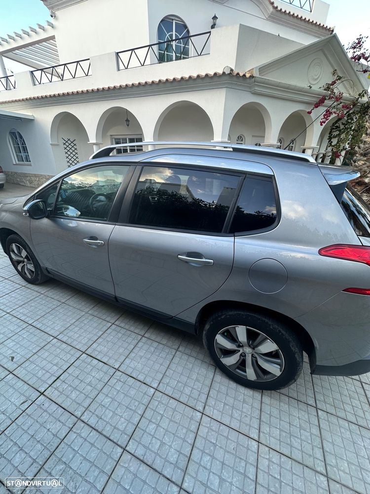 Peugeot 2008 1.2 PureTech Style - 3