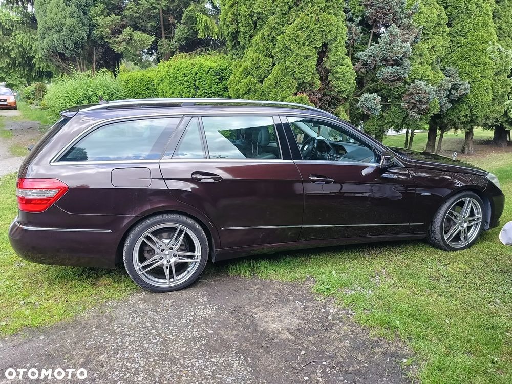 Mercedes-Benz Klasa E 220 CDI DPF BlueEFFICIENCY Automatik Avantgarde - 4