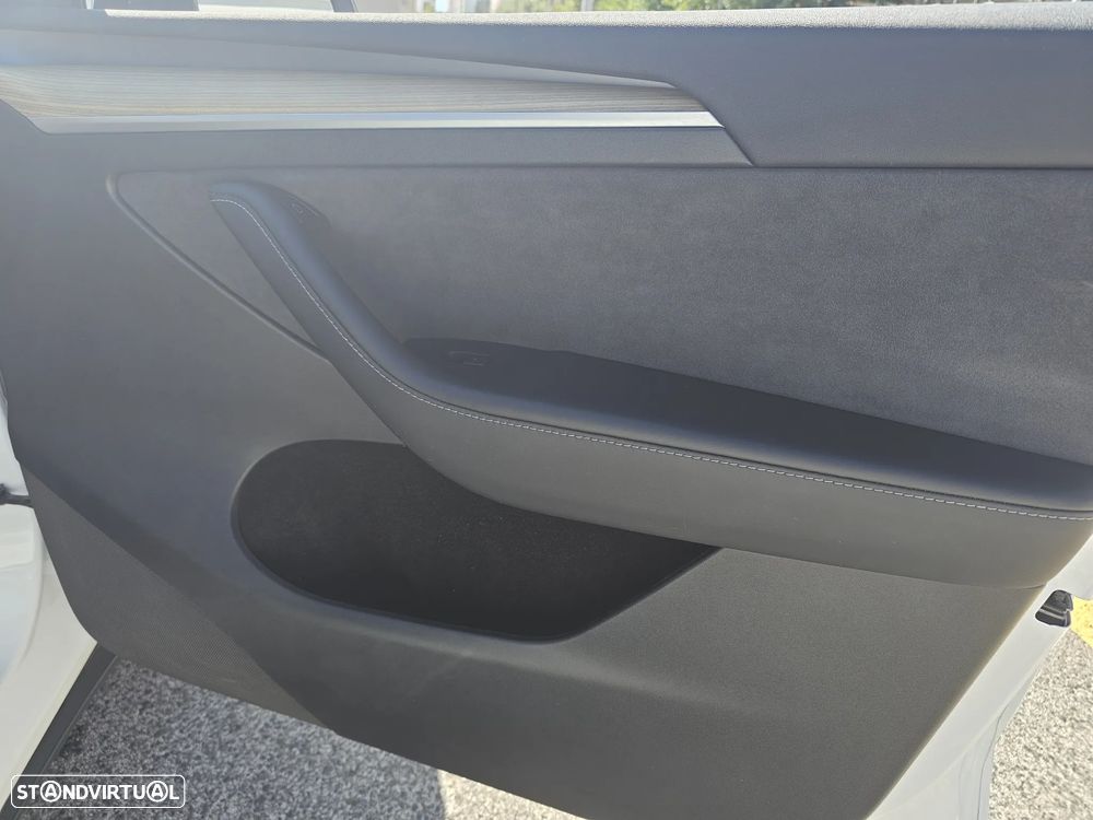 Tesla Model Y Tração Traseira - 25