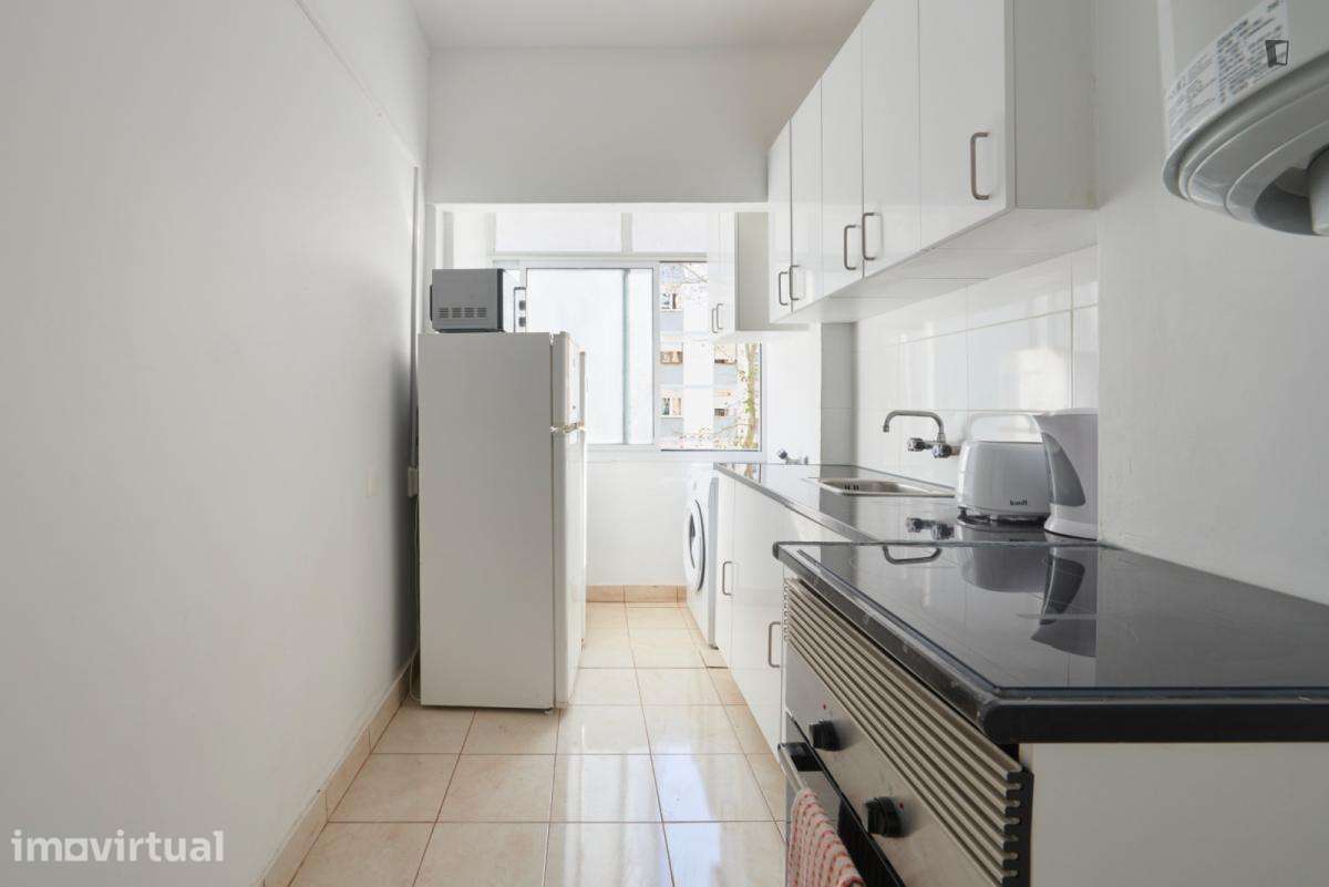 Quarto - localizado em Benfica Lisbon - Grande imagem: 2/22