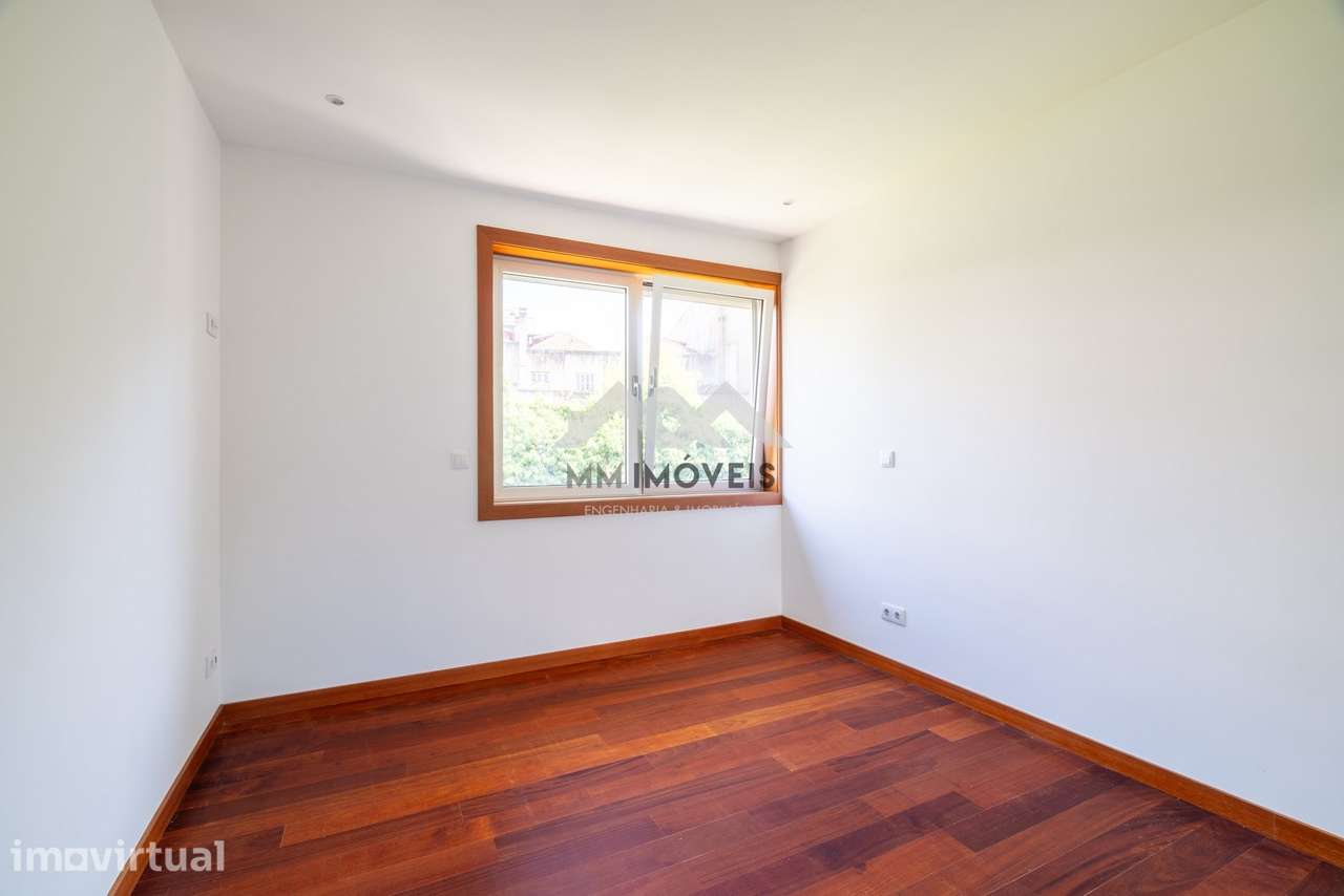 Apartamento T2 | Santa Catarina | Renovado | METRO | Elevador - Grande imagem: 5/26