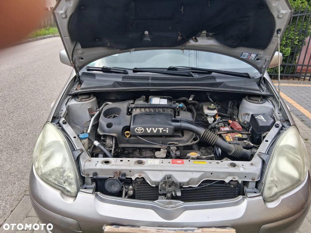 Toyota Yaris - 10