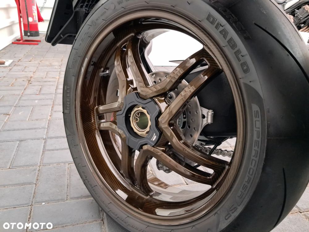 MV AGUSTA Brutale - 9