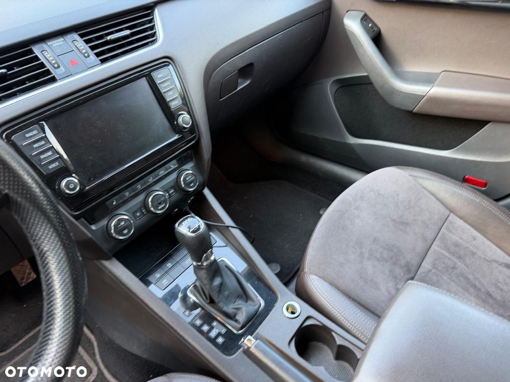 Skoda Octavia 2.0 TDI 4x4 L&K DSG - 6