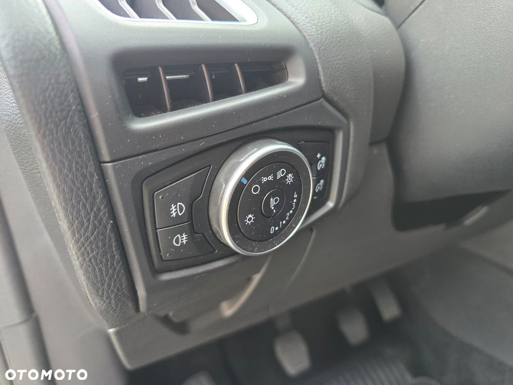 Ford Focus 1.0 EcoBoost Titanium - 27