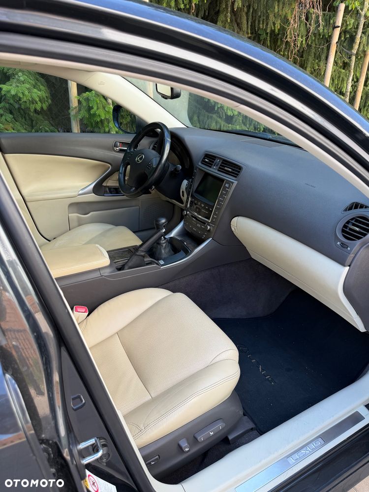 Lexus IS 220 D Prestige - 18