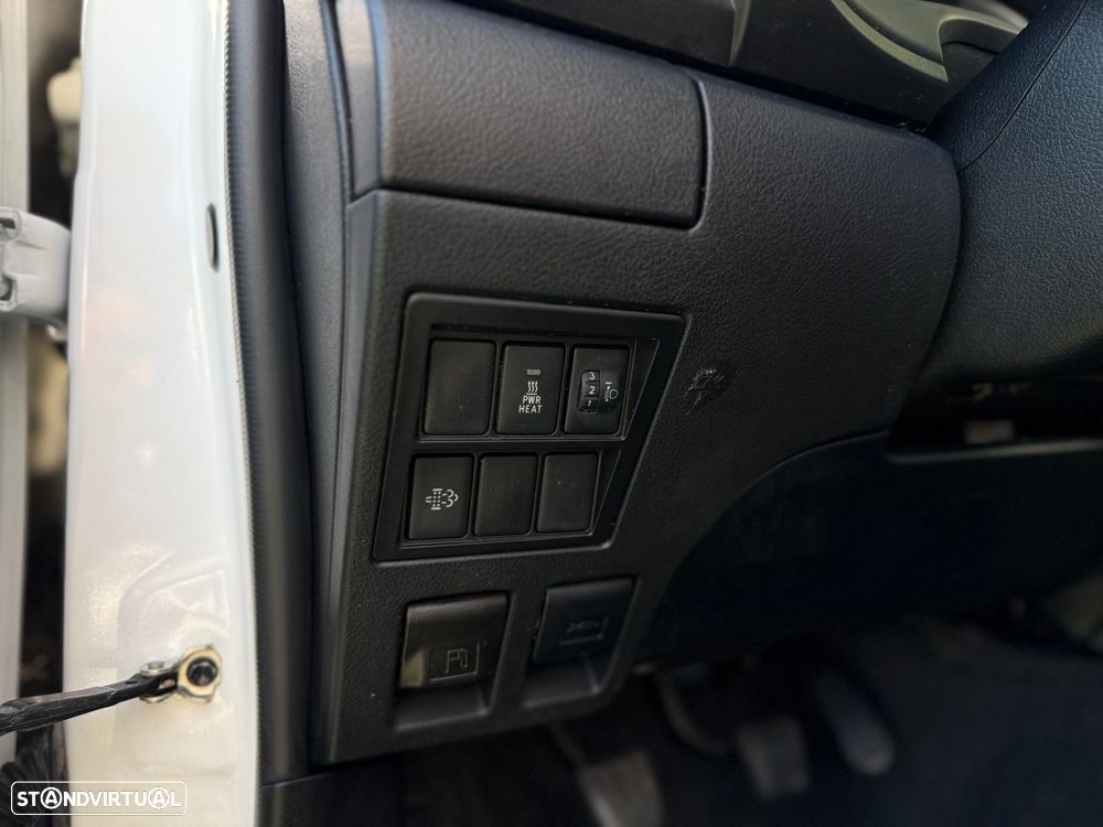 Toyota Hilux 2.4 D-4D 4WD CE CH - 19