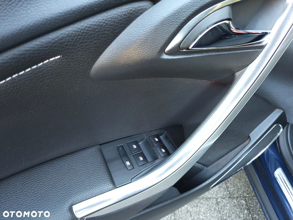 Opel Astra 1.6 Turbo Innovation - 25