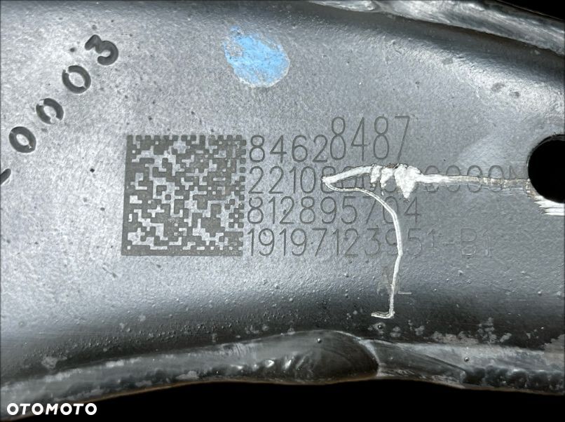 P8 GMC YUKON XL DENALI IV 2015 - 6.2 WAHACZ PRZÓD GÓRNY LEWY 84628487 - 5