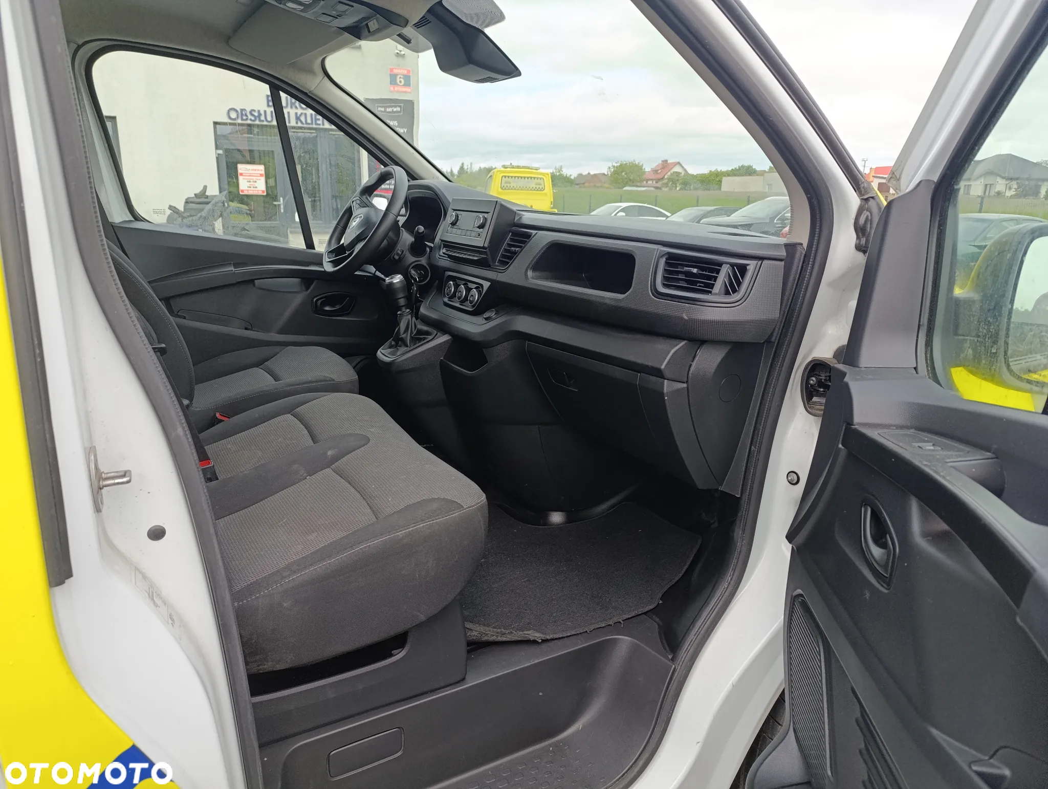 Renault TRAFIC III - 10
