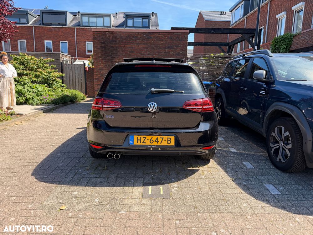 Volkswagen Golf Standard - 4