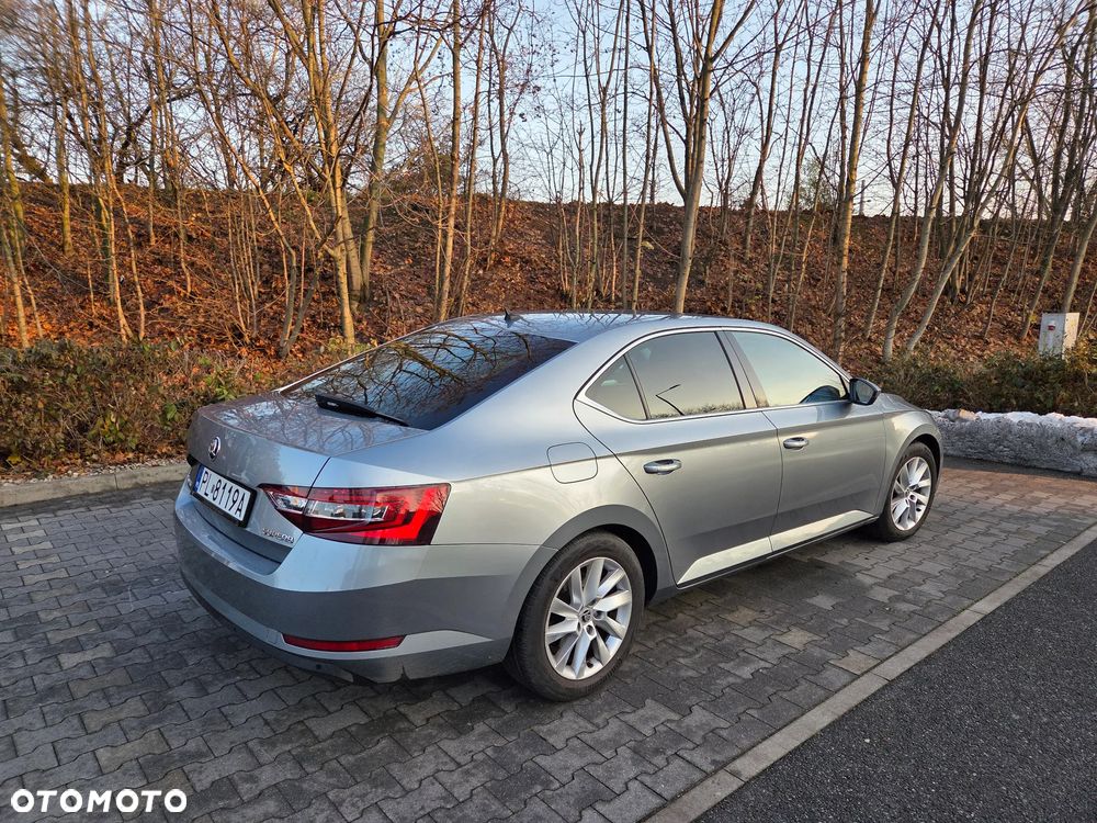 Skoda Superb 2.0 TDI Ambition - 4