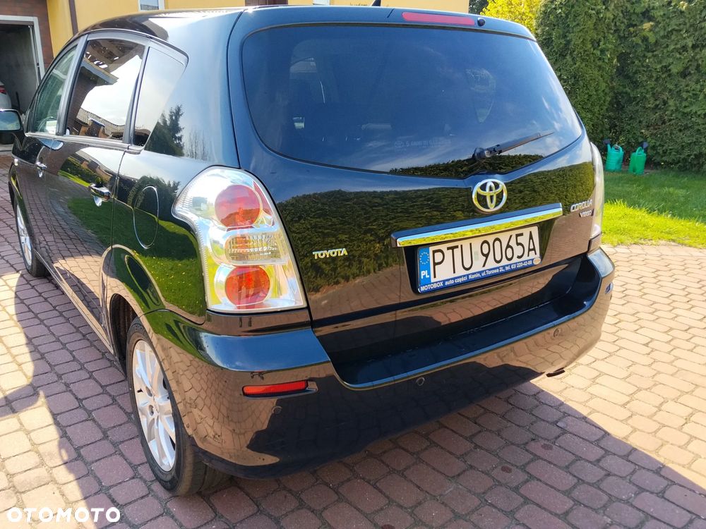 Toyota Corolla Verso 2.2 D-4D Premium - 4