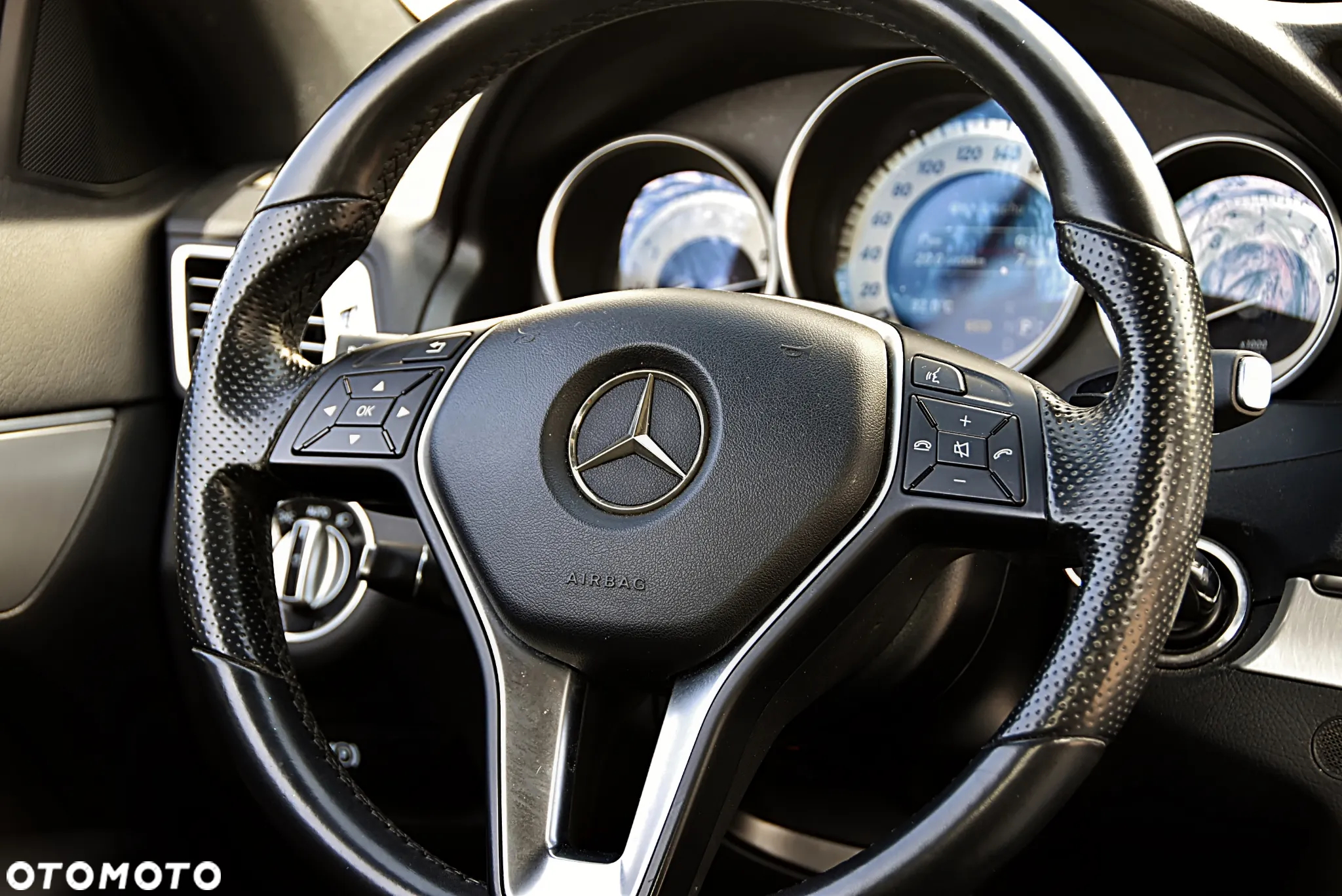 Mercedes-Benz Klasa E - 23