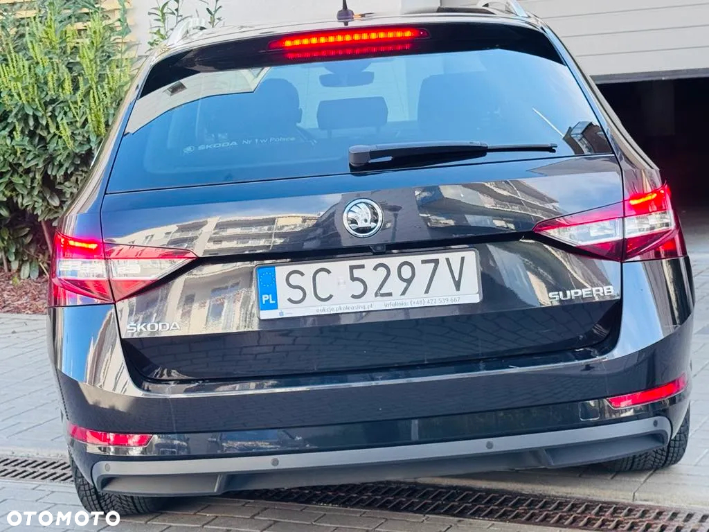 Skoda Superb 2.0 TDI L&K DSG - 10