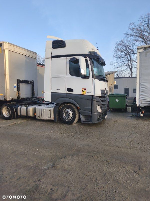 Mercedes-Benz ACTROS - 3