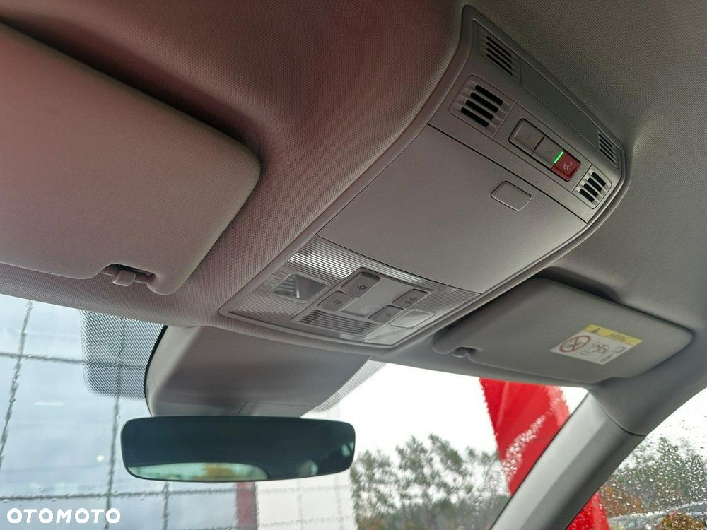 Skoda Superb 2.0 TDI DSG Ambition - 34