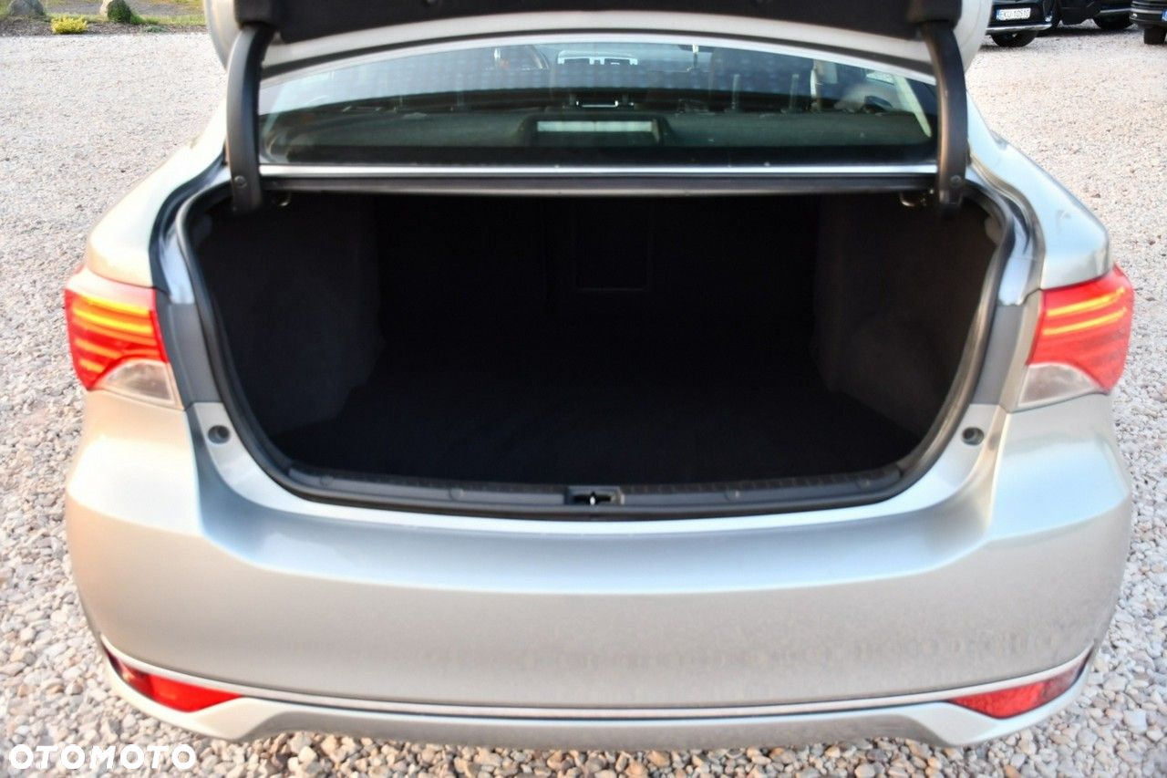 Toyota Avensis - 35