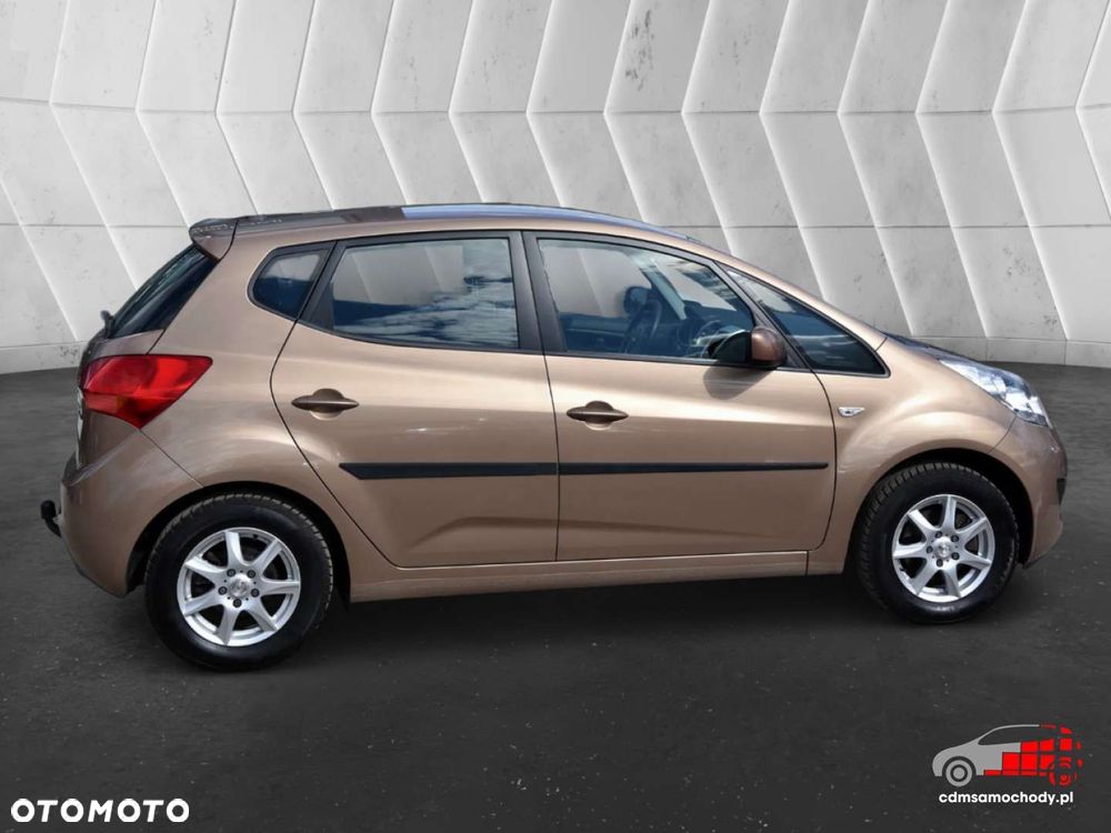 Kia Venga - 11
