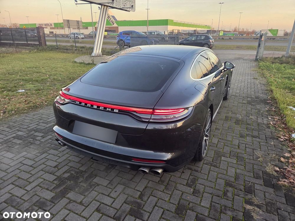 Porsche Panamera 4S - 4
