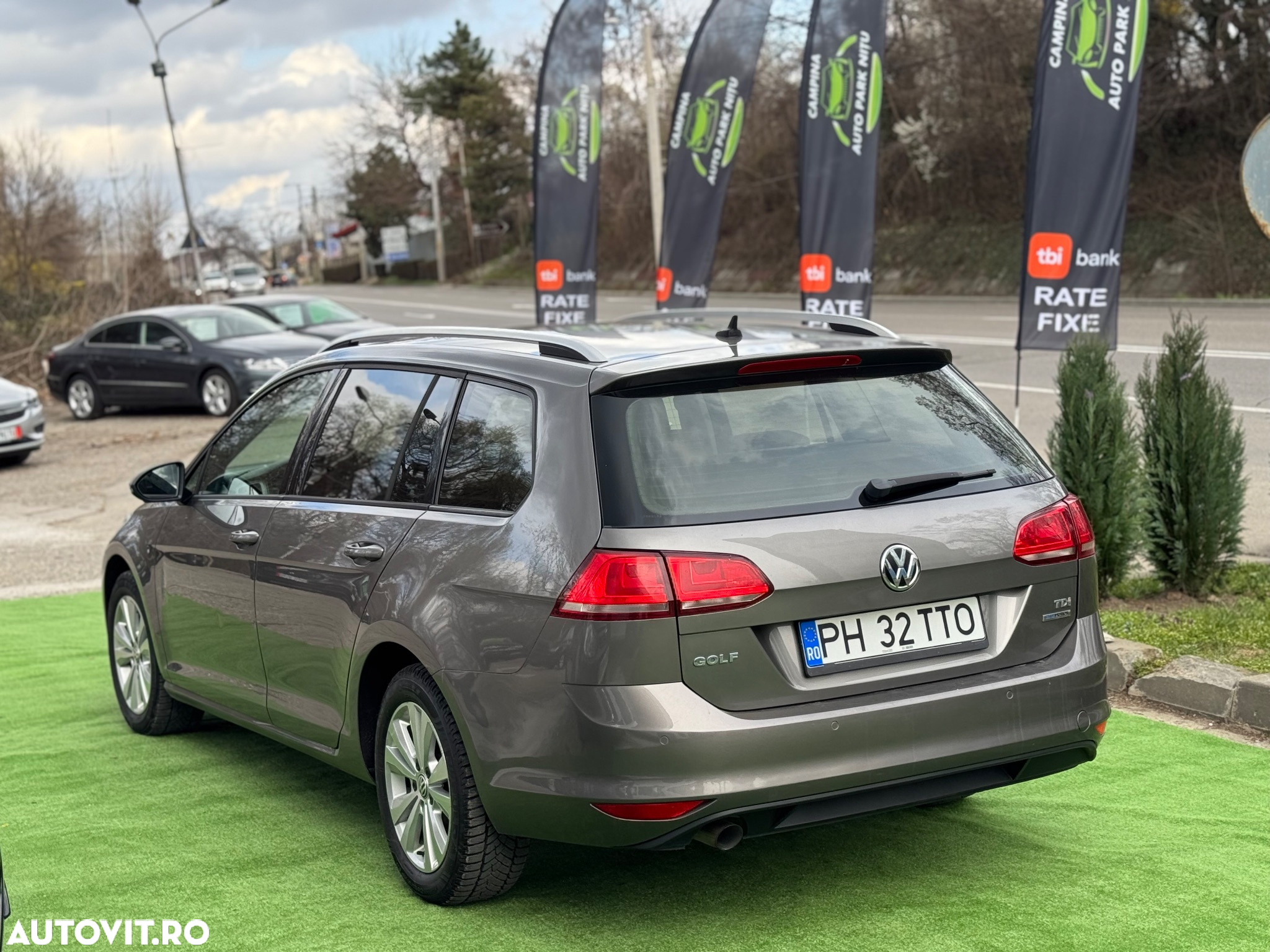 Volkswagen Golf - 11