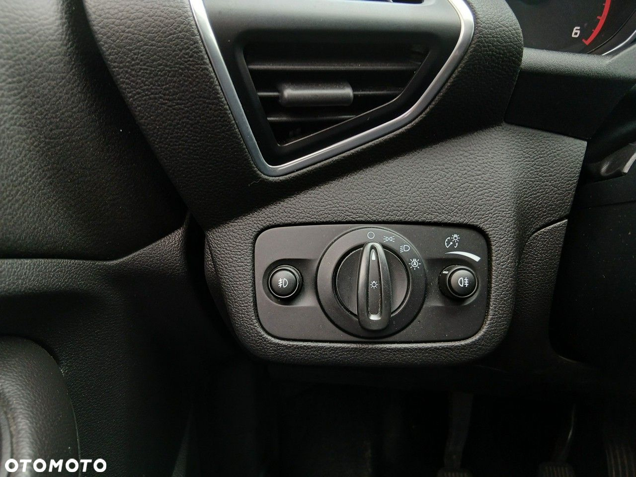 Ford Kuga - 27