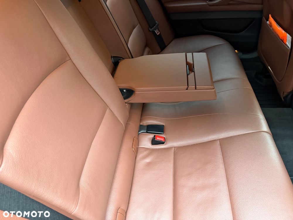 BMW Seria 5 520d Luxury Line - 23