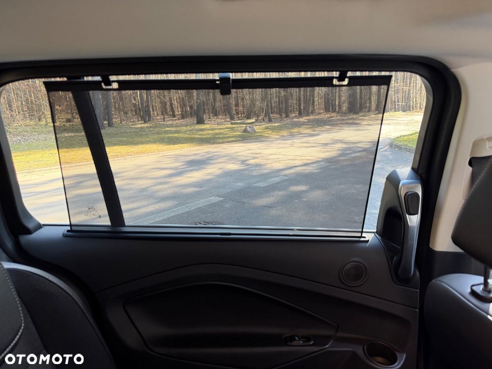 Ford Grand C-MAX - 20