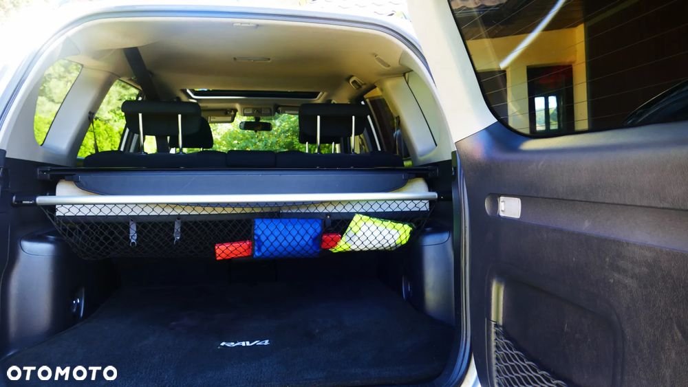 Toyota RAV4 - 9