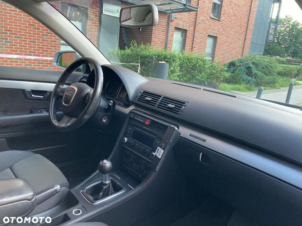 Audi A4 Avant 2.0T FSI - 12