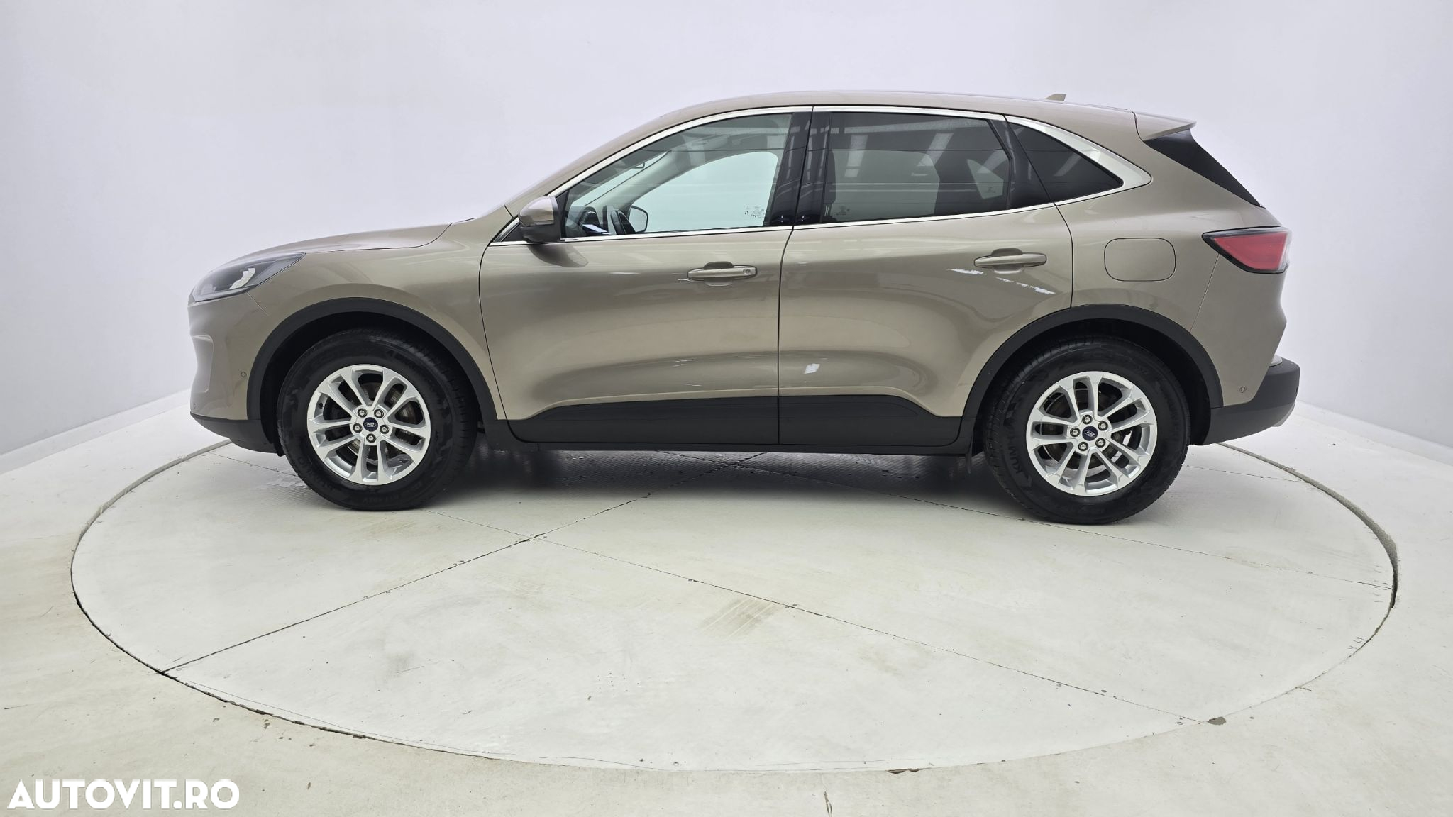 Ford Kuga - 9