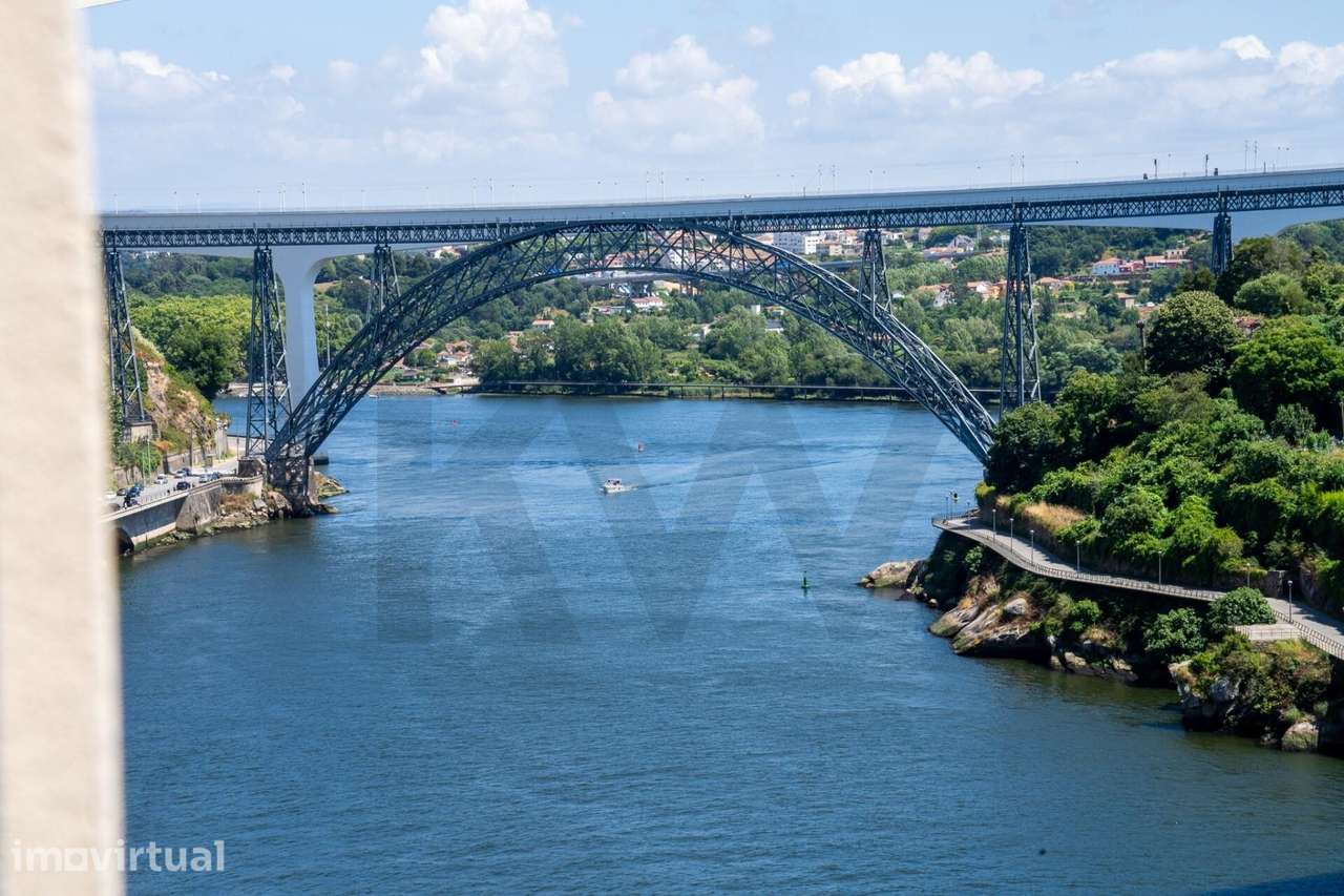 Uma Joia Contemporânea Sobre o Douro - T1 com vistas deslumbrantes - Grande imagem: 2/35
