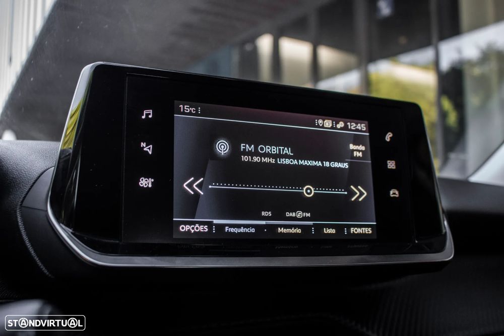 Peugeot 2008 1.2 PureTech Allure EAT8 - 34