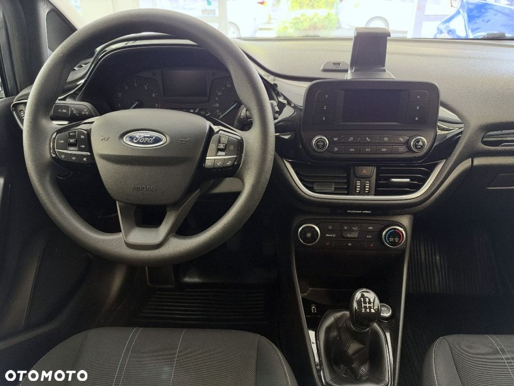 Ford Fiesta - 23