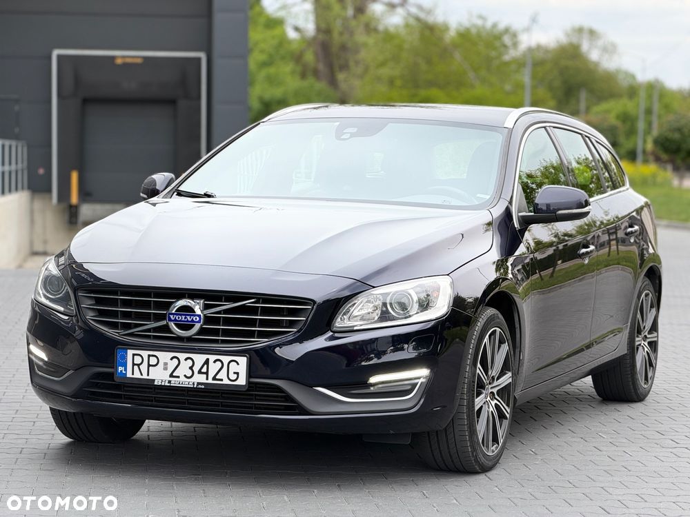 Volvo V60 D2 Geartronic Summum - 10