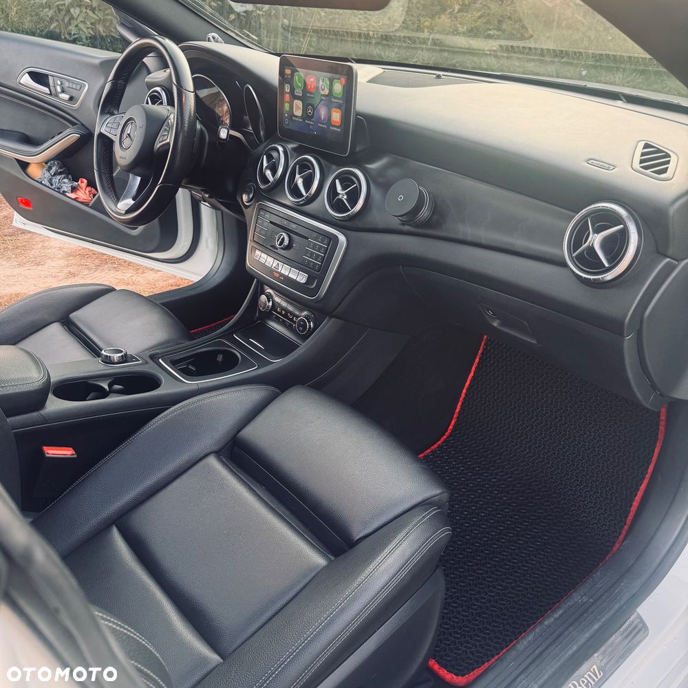 Mercedes-Benz CLA 250 4-Matic AMG Line - 9
