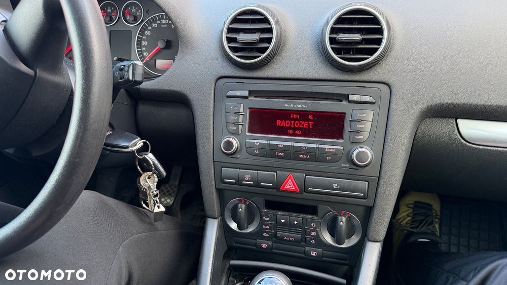 Audi A3 3-drzwiowe 1.6 Attraction - 6