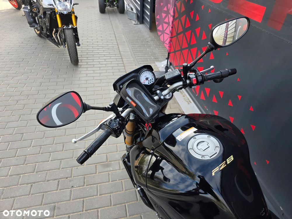 Yamaha FZ8 - 9