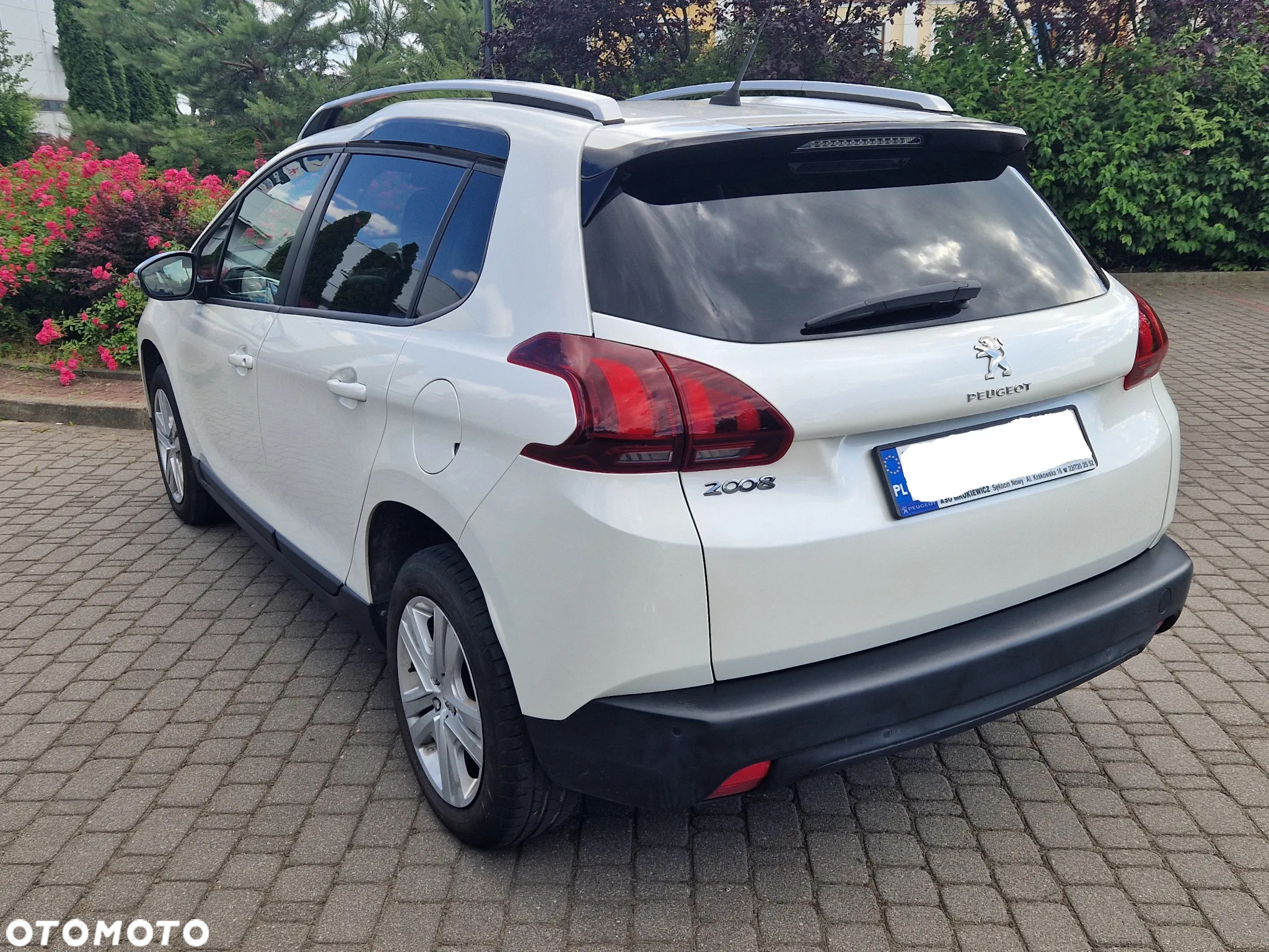 Peugeot 2008 1.2 Pure Tech Style S&S - 9