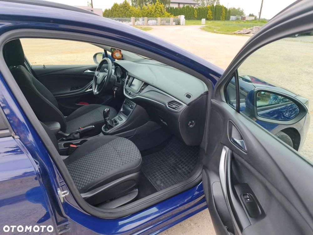 Opel Astra 1.6 CDTI Sport - 11