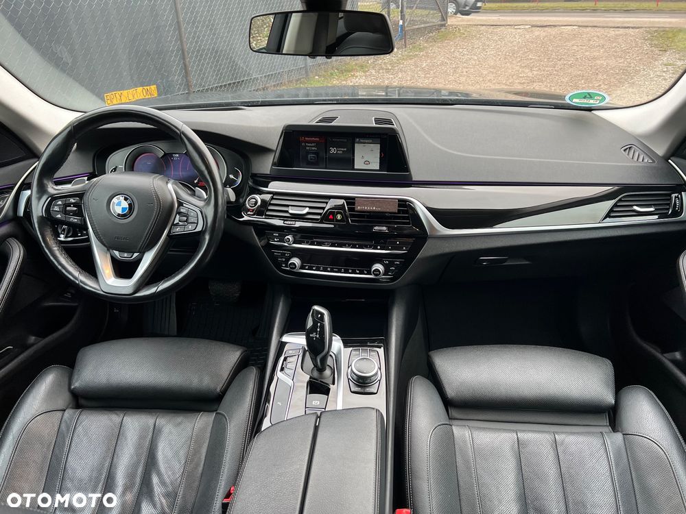 BMW Seria 5 520d Luxury Line sport - 8
