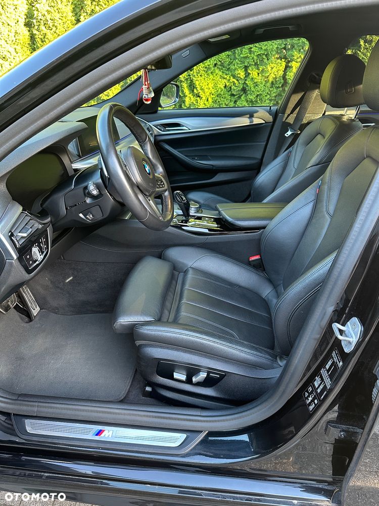BMW Seria 5 520d xDrive - 15