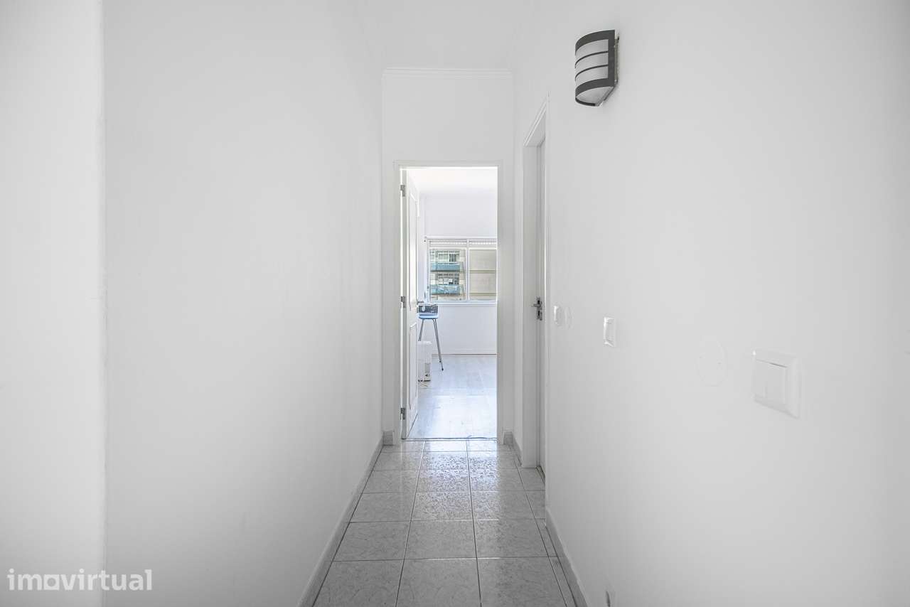 Apartamento T3 com sala dupla em Carnaxide - Grande imagem: 2/31